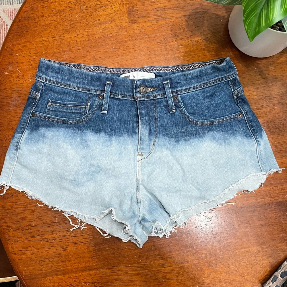 Levi’s Cut-Off Denim Shorts